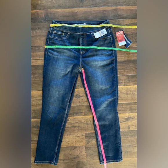 Max Studio Stretch Body Sculpting Pull On Jeans 12 $74 - Picture 5 of 12